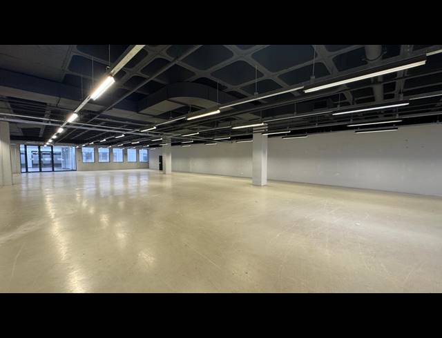 2,420M² WAREHOUSE TO LET IN EASTGATE